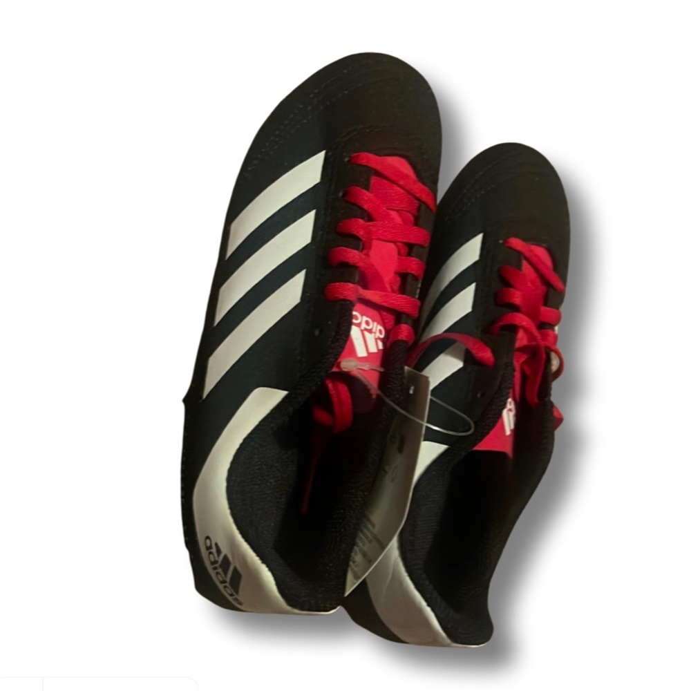 NEW! lightweight, durable synthetic upper for all-match comfort.